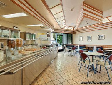Days Inn & Suites By Wyndham Фуллертон Ресторан фото
