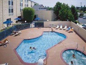 Days Inn & Suites By Wyndham Фуллертон Экстерьер фото