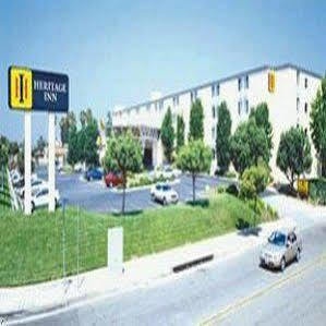 Days Inn & Suites By Wyndham Фуллертон Экстерьер фото